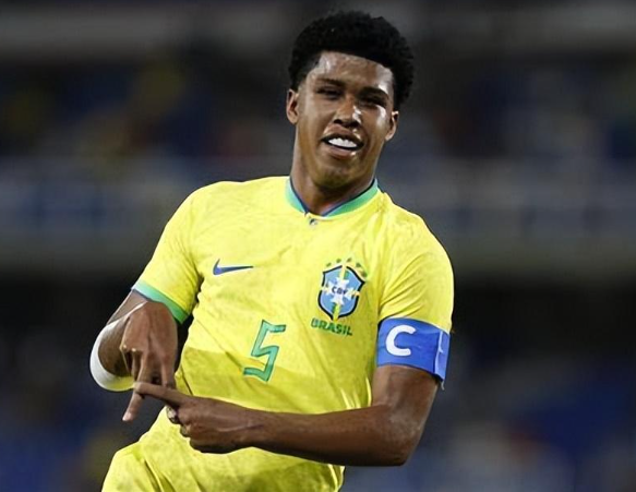 安德烈&middot;桑托斯赛前发声：谈成长、梦想与国家队征程